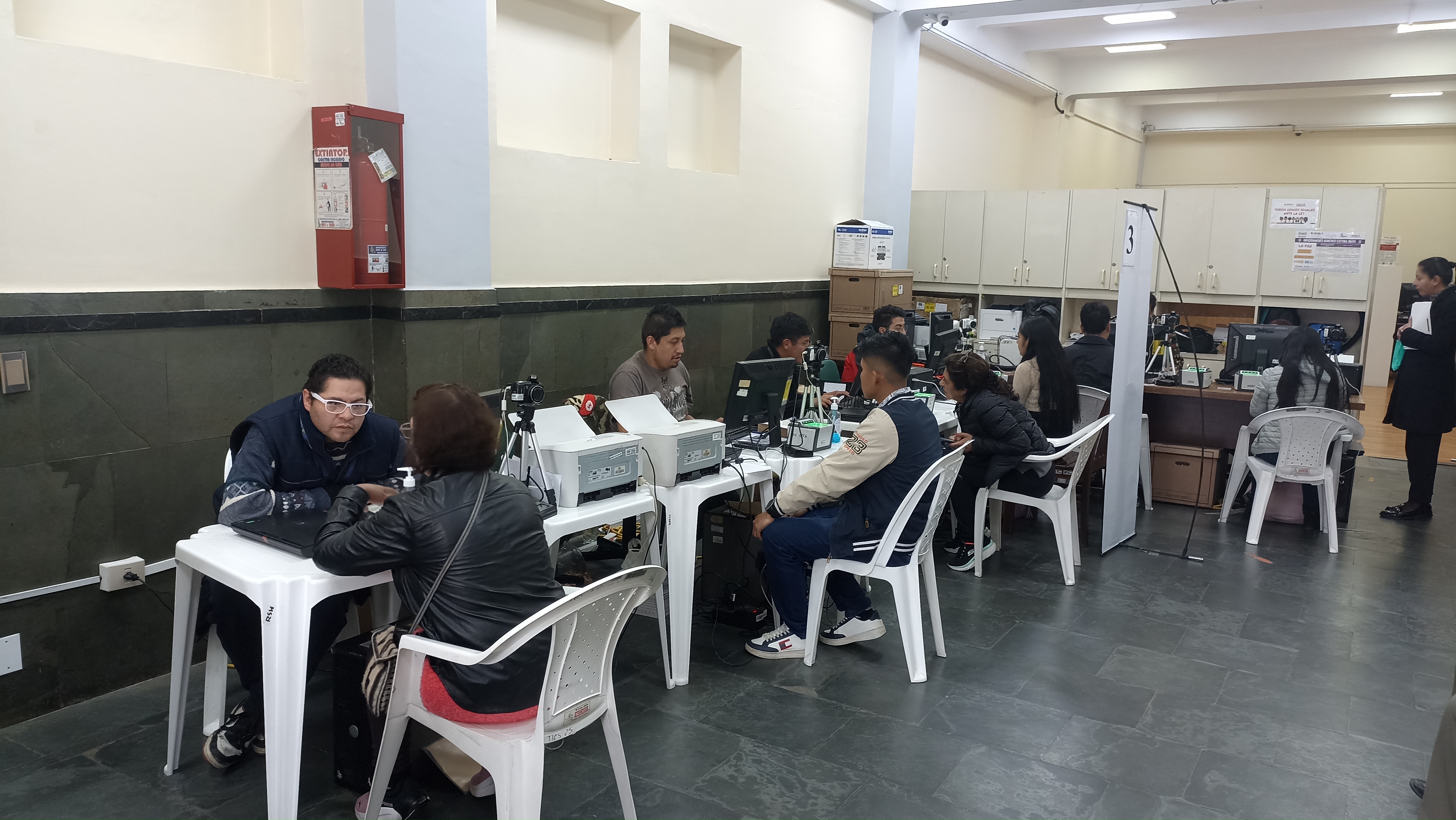 DEFENSORÍA DEL PUEBLO VISITA CENTROS DE EMPADRONAMIENTO BIOMÉTRICO ELECTORAL MASIVO Y RECUERDA A LA POBLACIÓN QUE EL PROCESO FINALIZA EL 7 DE MAYO