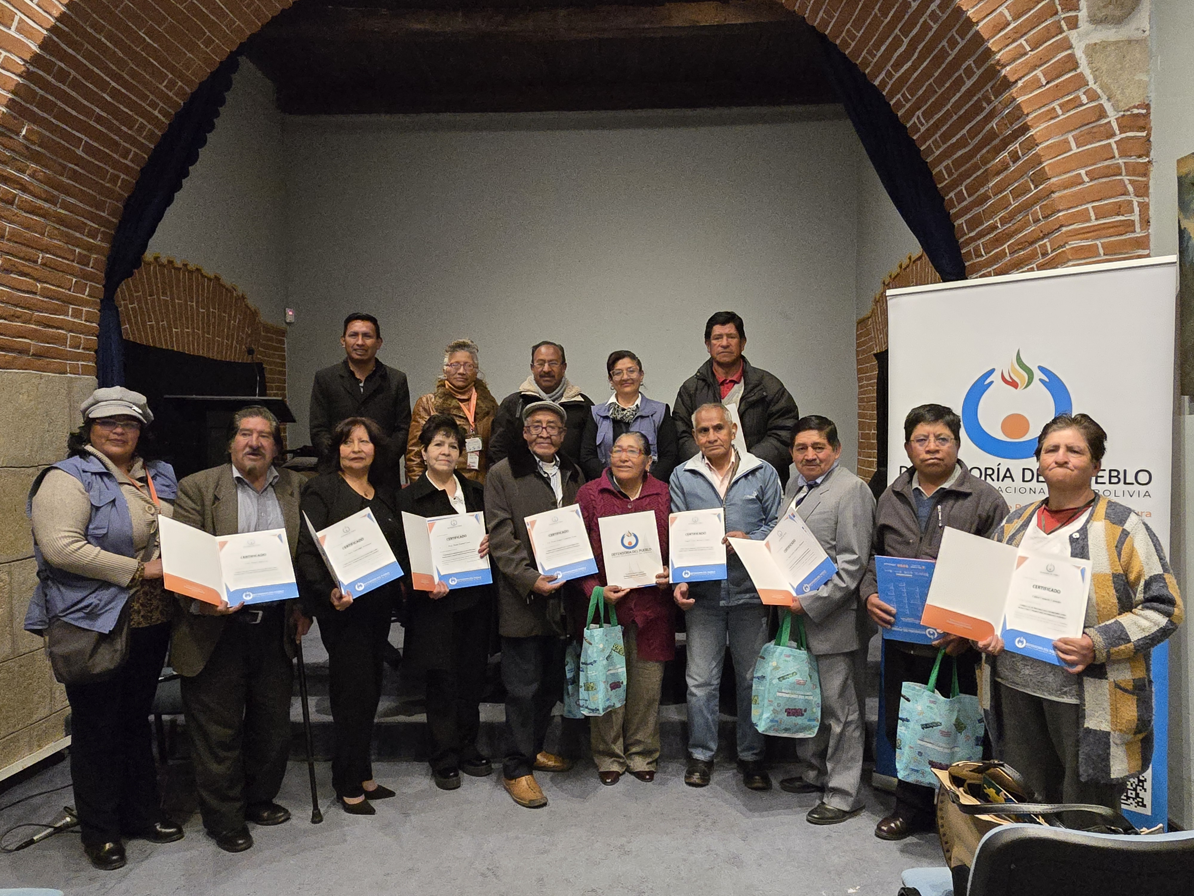 DEFENSORÍA DEL PUEBLO FORTALECE LA VOZ DE LOS ADULTOS MAYORES CON 12 NUEVOS PROMOTORES CERTIFICADOS EN DERECHOS HUMANOS