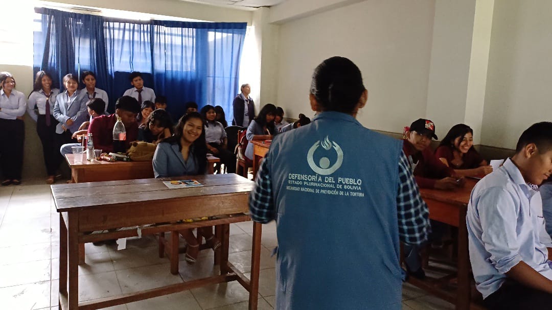 DEFENSORÍA DEL PUEBLO IMPARTE TALLER SOBRE CULTURA DE PAZ, DDHH Y MADRE TIERRA DIRIGIDO A ESTUDIANTES DE LA U.E. YARA CARANAVI
