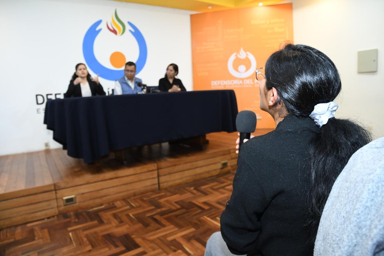 DEFENSOR DEL PUEBLO INSTA A SENADO PRIORIZAR TRATAMIENTO DE NORMA QUE RECONOZCA LA LENGUA DE SEÑAS COMO IDIOMA OFICIAL DEL ESTADO