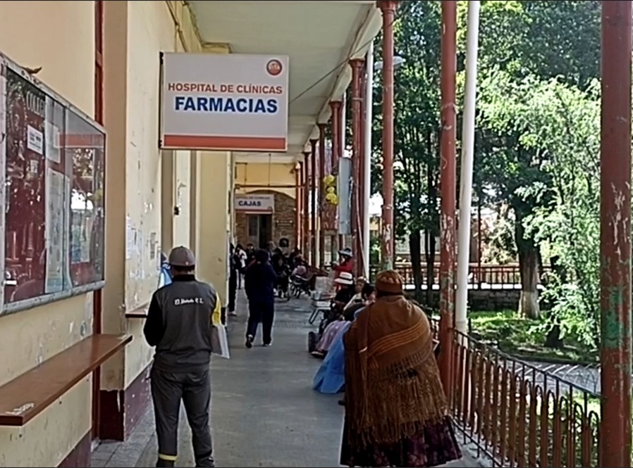 DEFENSORÍA DEL PUEBLO VERIFICA SITUACIÓN DE ABASTECIMIENTO DE MEDICAMENTOS EN EL HOSPITAL DE CLÍNICAS DE LA PAZ