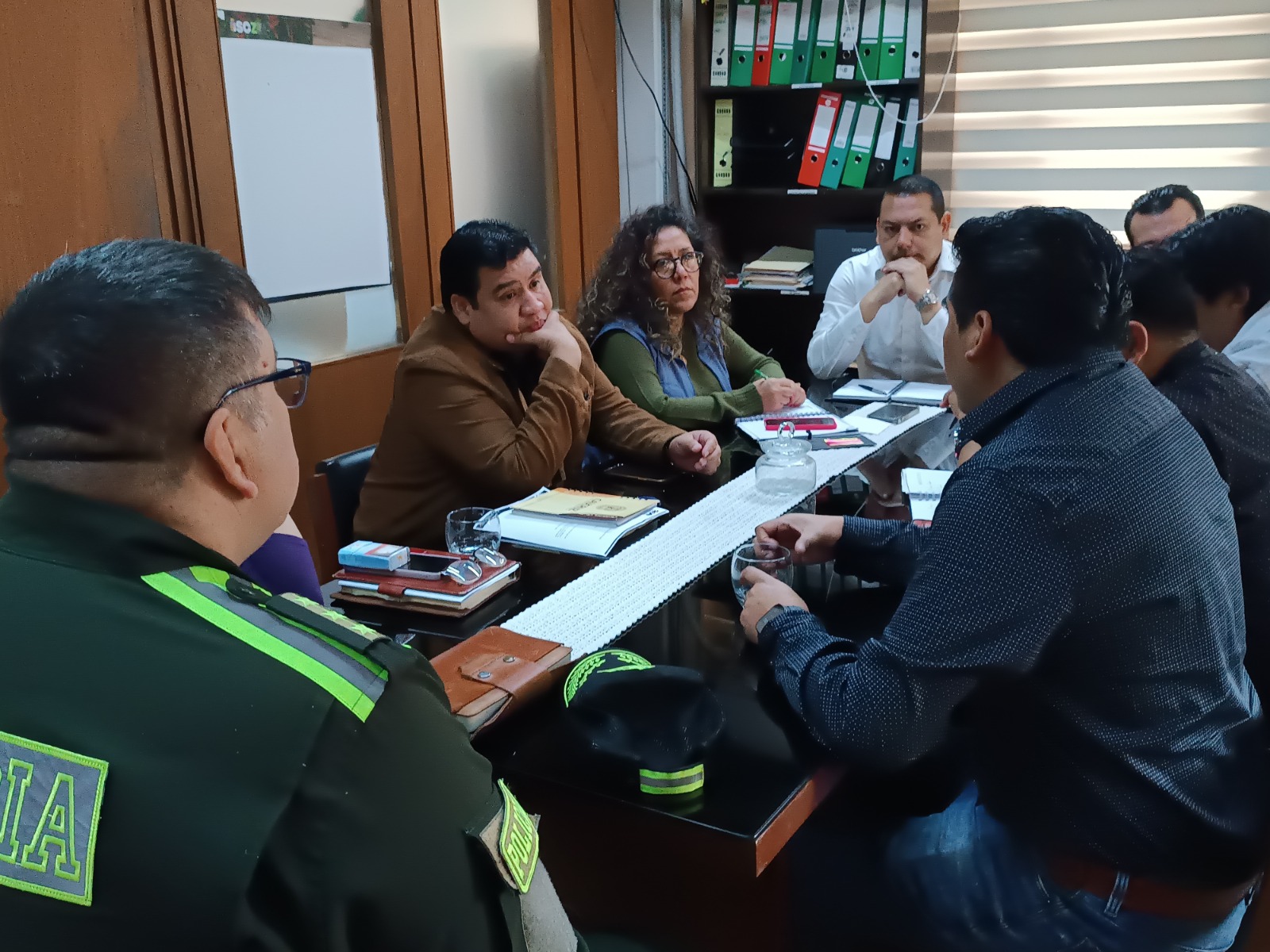 DEFENSORÍA DEL PUEBLO GESTIONA ANTE AUTORIDADES DE LA GOBERNACIÓN DE SANTA CRUZ PAGO DE PREDIARIOS