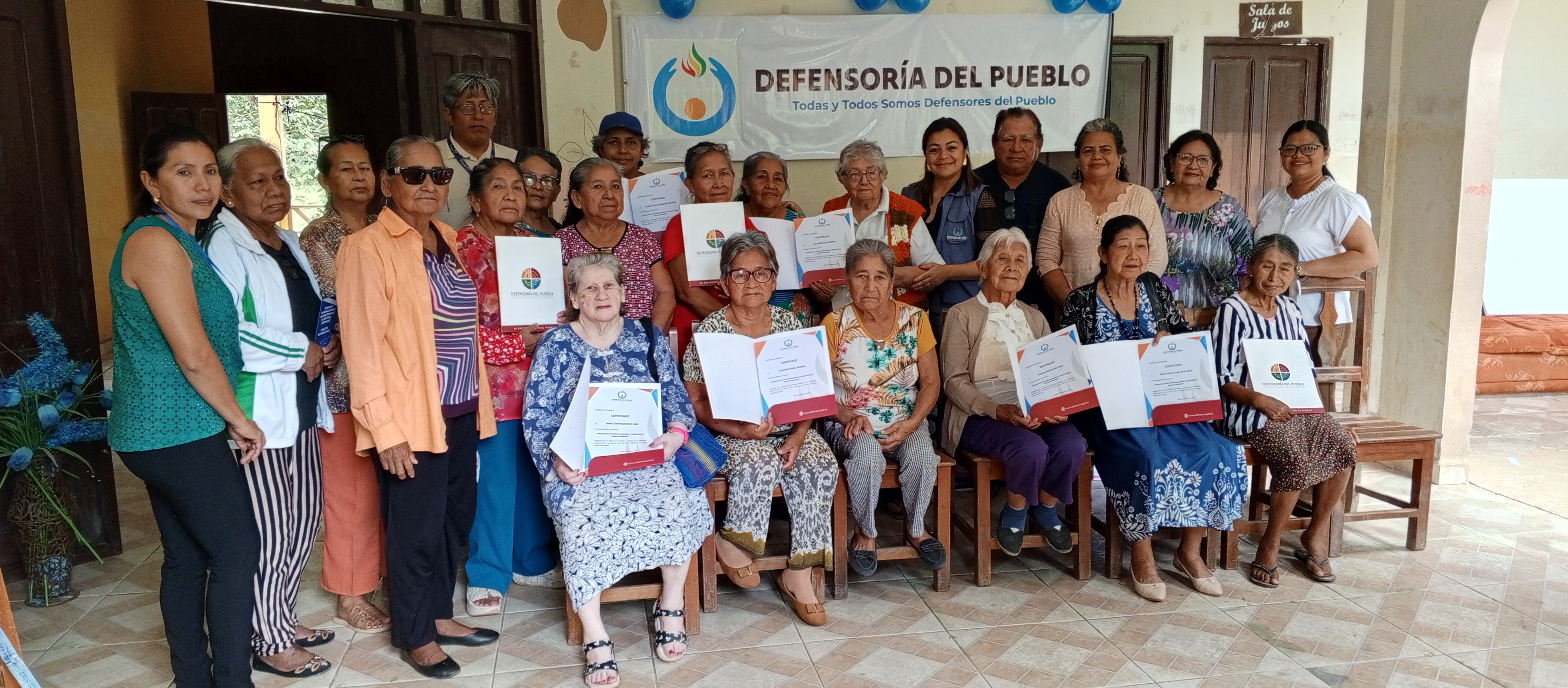 DEFENSORÍA DEL PUEBLO CERTIFICA A 21 ADULTOS MAYORES COMO PROMOTORES Y PROMOTORAS EN DERECHOS HUMANOS, EN EL MUNICIPIO DE COBIJA