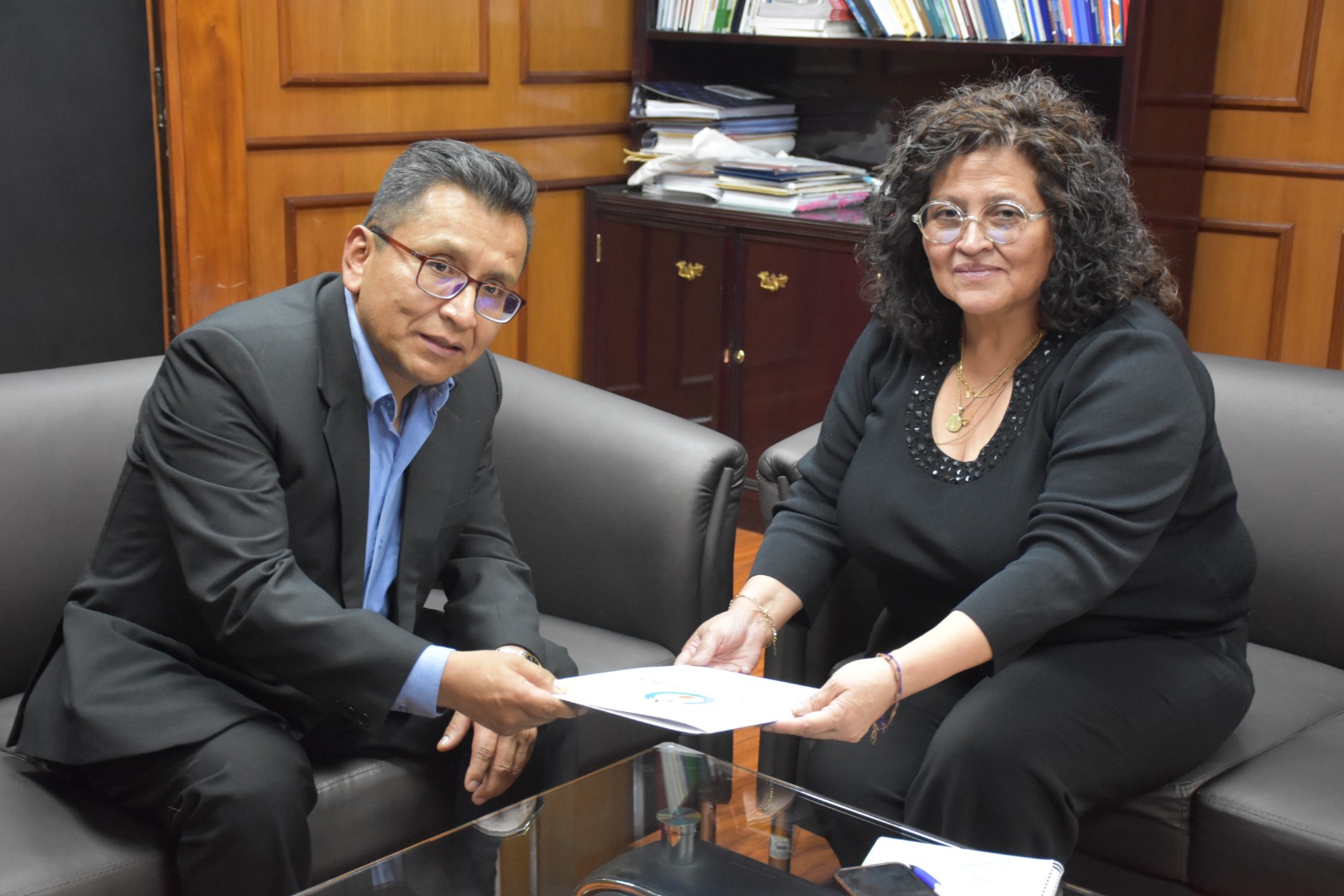 DEFENSORÍA DEL PUEBLO Y MINISTERIO DE SALUD COORDINAN ACCIONES PARA FORTALECER LA ATENCIÓN EN SALUD Y GARANTIZAR DERECHOS DE LA POBLACIÓN