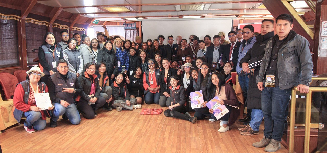 DEFENSORÍA DEL PUEBLO SOCIALIZA ACCIONES DE PREVENCIÓN DE LA TRATA DE PERSONAS EN EL FORO BINACIONAL BOLIVIA – PERÚ “TU VOZ EN FRONTERA”