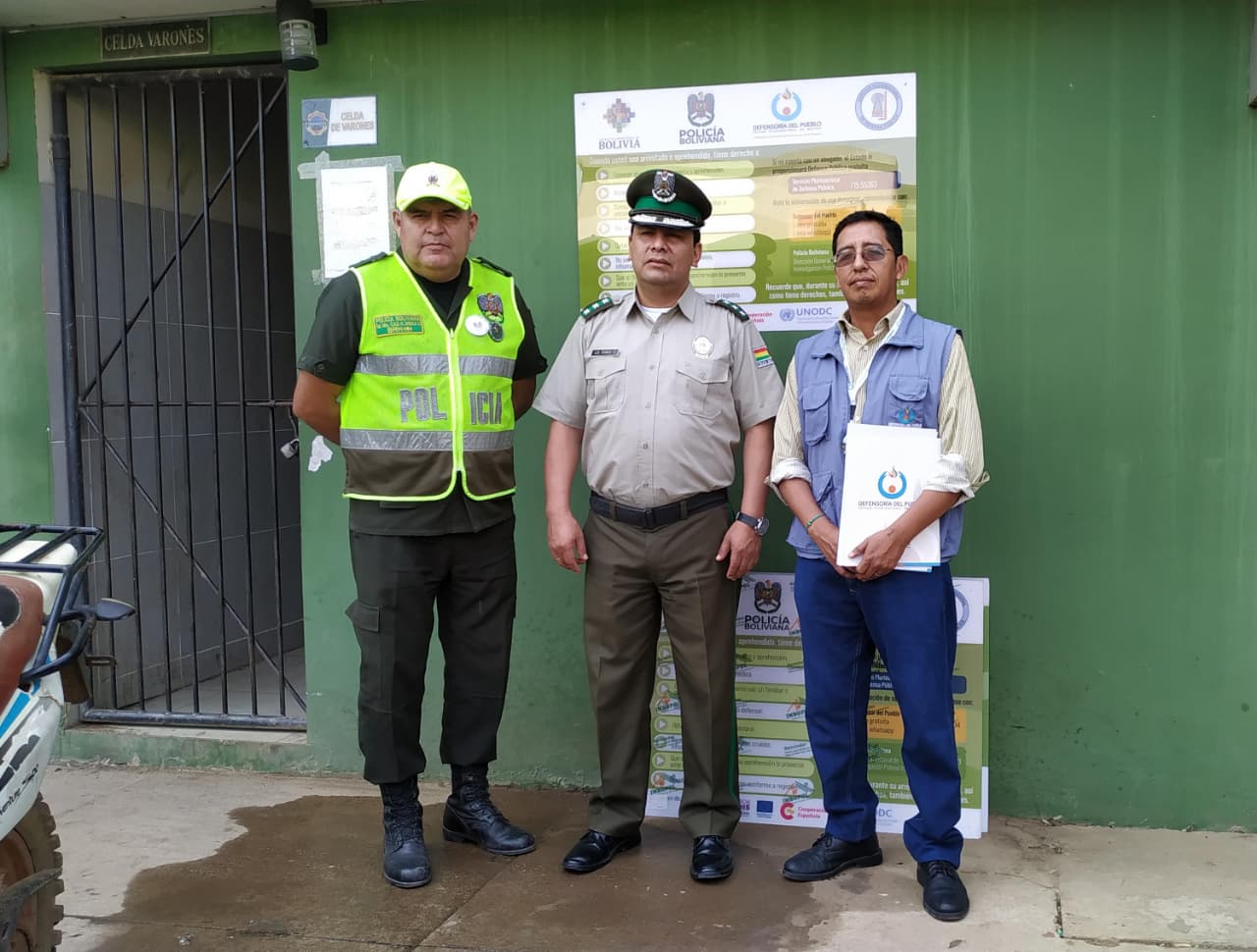 DEFENSORÍA DEL PUEBLO IMPULSA EL RESPETO DE DERECHOS DE LAS PERSONAS APREHENDIDAS CON BANNERS INFORMATIVOS EN EL BENI