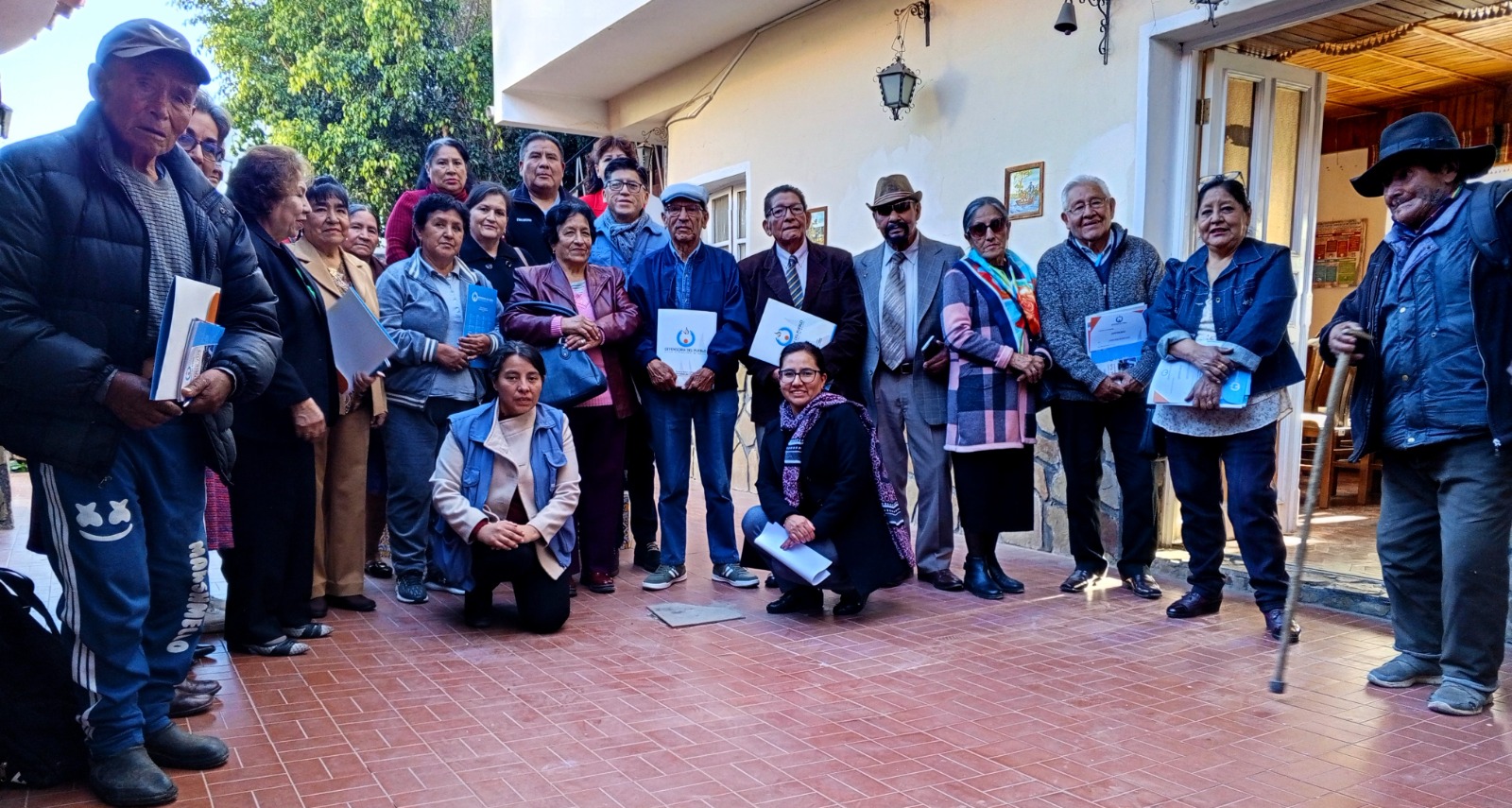 Defensoría del Pueblo certifica a 21 personas adultas mayores de Sucre como Promotoras y Promotores en Derechos Humanos