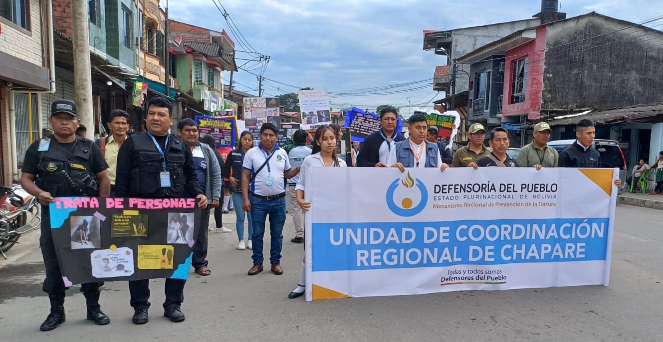 DEFENSORÍA DEL PUEBLO E INSTITUCIONES DE VILLA TUNARI ORGANIZAN MARCHA Y FERIA INFORMATIVA POR EL DÍA MUNDIAL CONTRA LA TRATA DE PERSONAS EN EL TRÓPICO DE COCHABAMBA