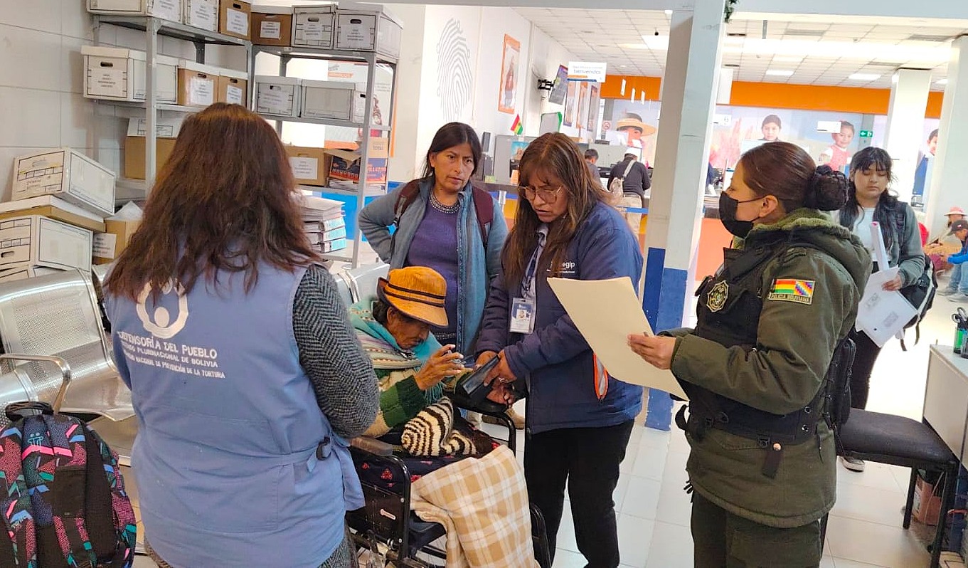 GESTIÓN DEFENSORIAL PERMITE QUE PERSONA ADULTA MAYOR RESTITUYA SU DERECHO A LA IDENTIDAD TRAS MÁS DE 40 AÑOS DE VIVIR INDOCUMENTADA