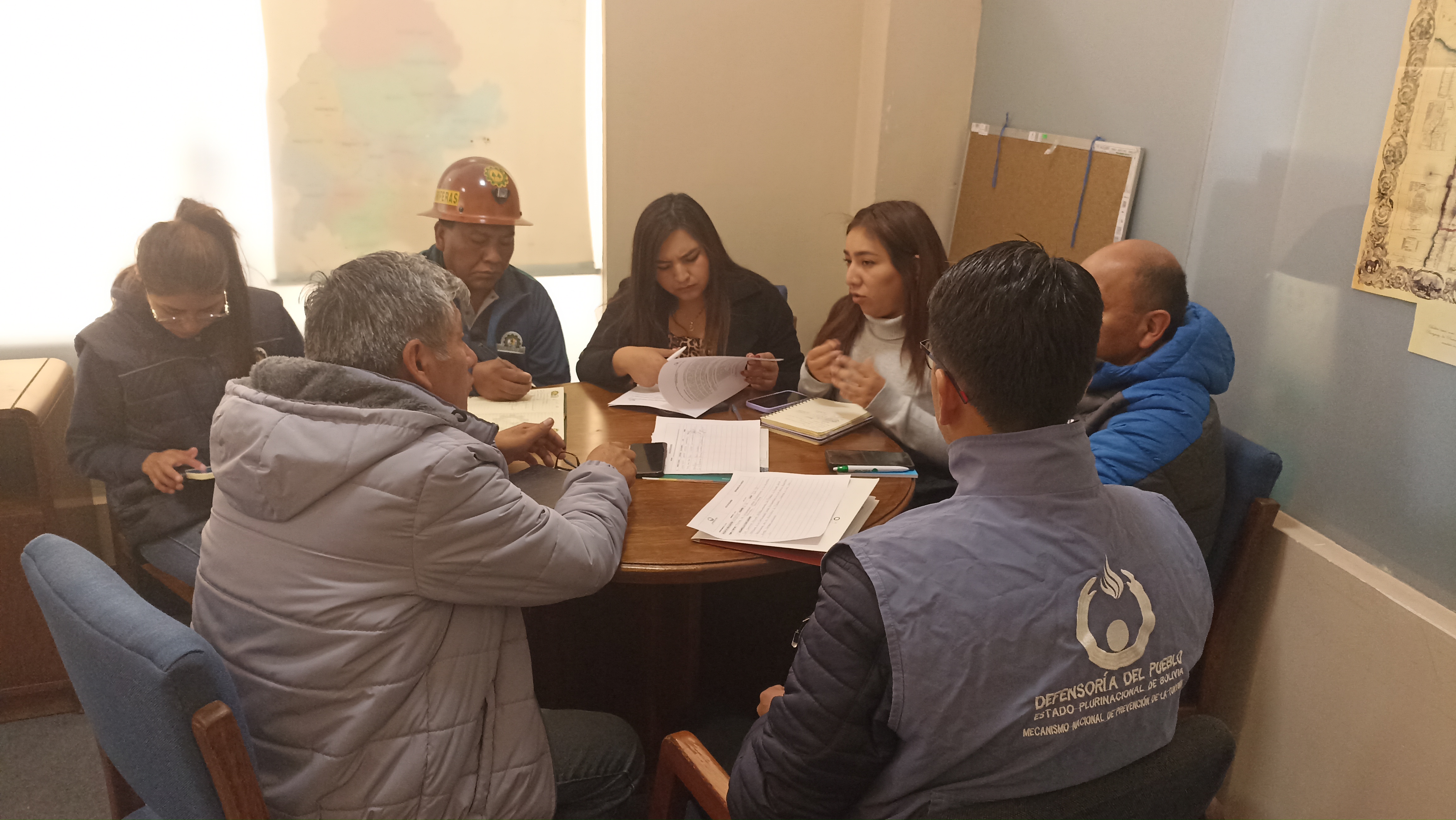 DEFENSORÍA DEL PUEBLO y COOPERATIVAS MINERAS ACUERDAN TALLERES DE CAPACITACIÓN SOBRE “MINERÍA AURÍFERA RESPONSABLE” EN TIPUANI