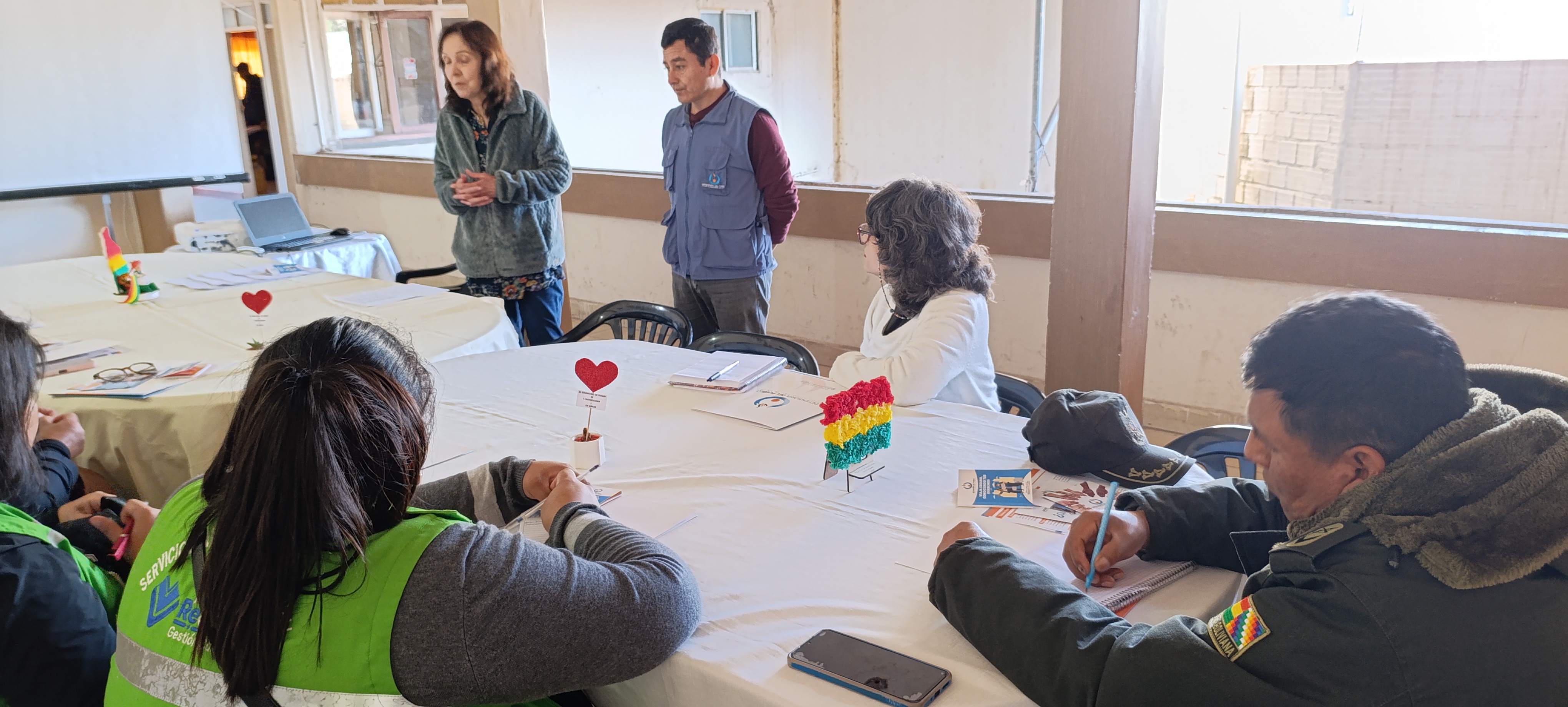 DEFENSORÍA DEL PUEBLO CAPACITA A INSTITUCIONES PÚBLICAS DE YACUIBA EN MOVILIDAD HUMANA, TRÁFICO ILÍCITO DEMIGRANTES Y PROTECCIÓN INTERNACIONAL